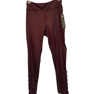 NWT Daisy Fuentes Fit, Medium Leggings With Side Seam Cut Outs